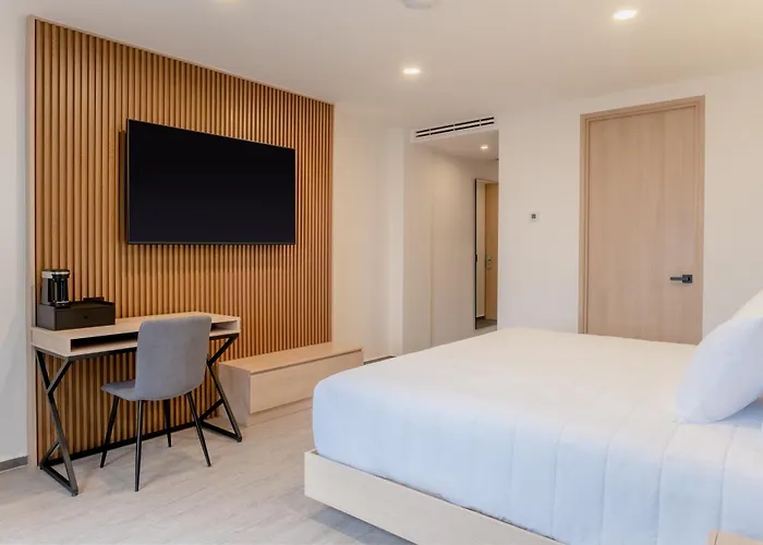 Luure Bosque Real 4* 墨西哥城